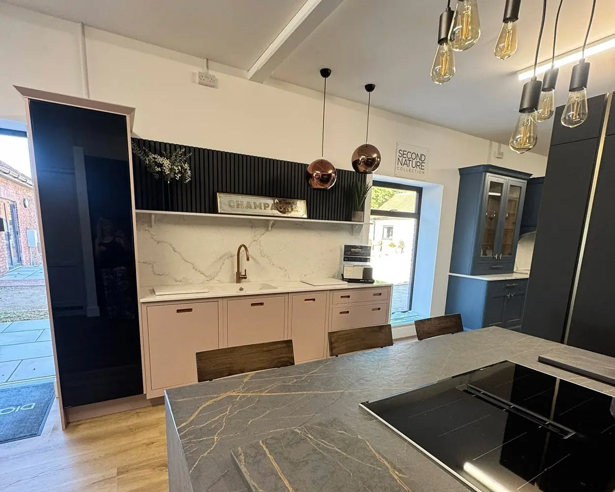 showroom-gallery-2